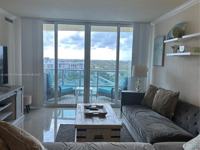 1-bedroom condo for rent in Hollywood - 2501 S Ocean Dr 1228 - MondialRealty