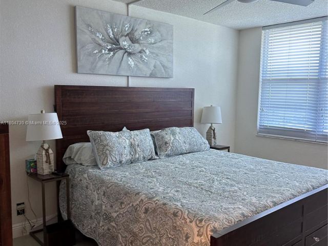 1-bedroom condo for rent in Hollywood - 2501 S Ocean Dr 1228 - MondialRealty