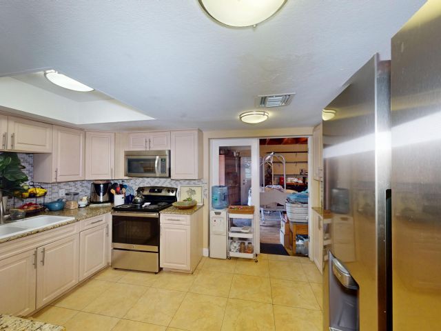 Home for sale at 1630 40th Street - photo 6034561