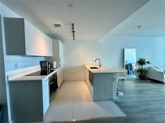 Apartment for sale  Unit #2903 - photo 6033382