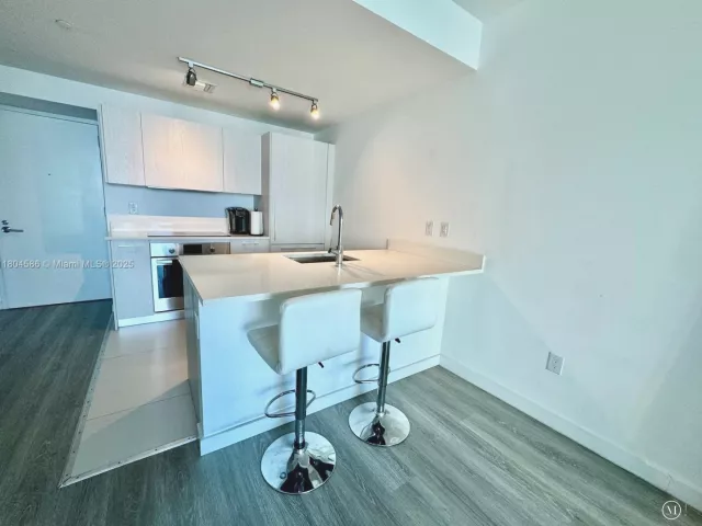 1-bedroom condo for sale in Miami - 501 NE 31st St 2903 - MondialRealty