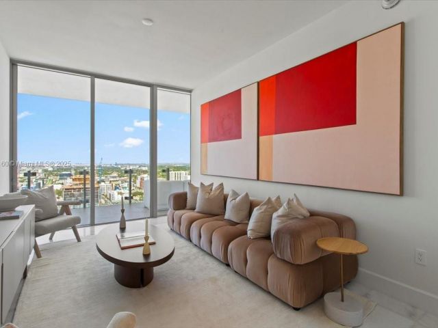 Apartment for sale  Unit #3903 - photo 6045944