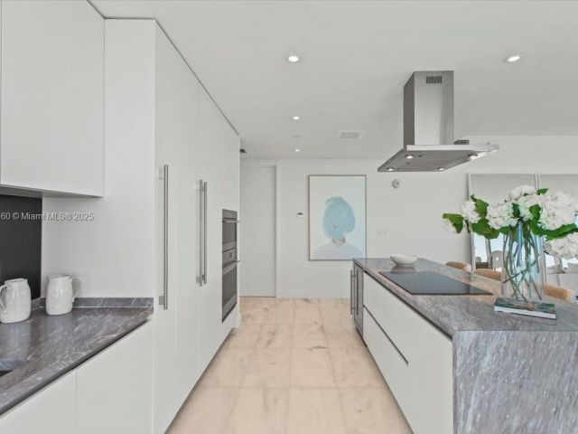 Apartment for sale  Unit #3903 - photo 6045952