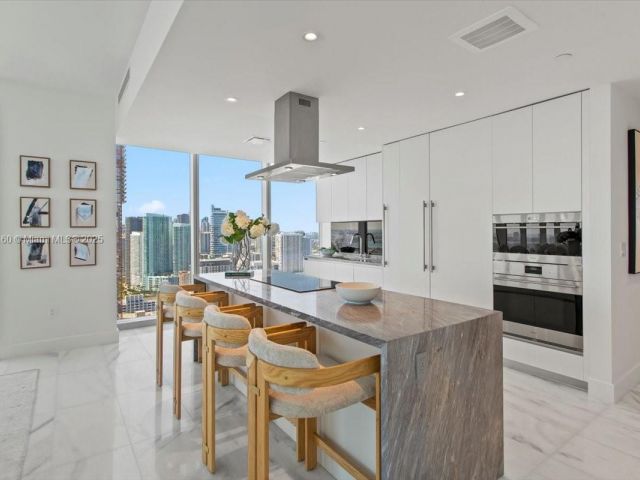 Apartment for sale  Unit #3903 - photo 6045953