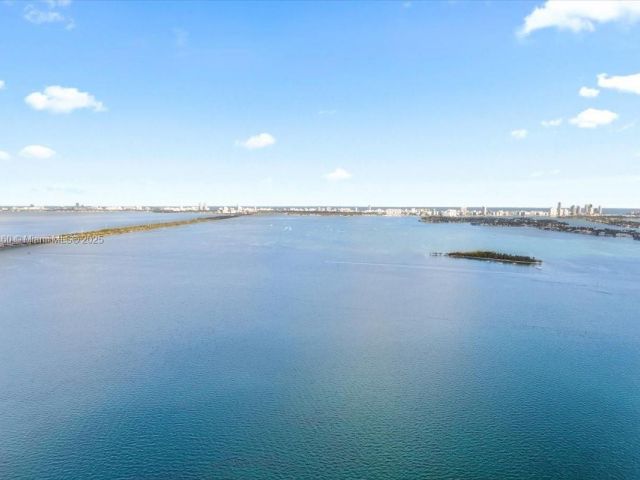 Apartment for sale  Unit #3903 - photo 6045958