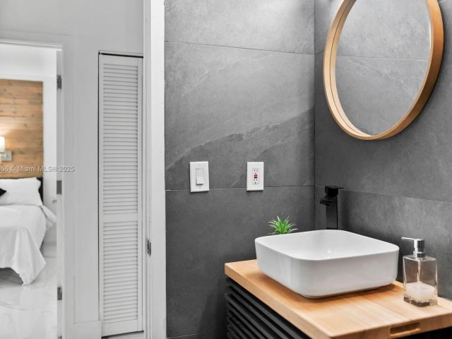 Home for rent at 1631 N 29th Ct - photo 6033600