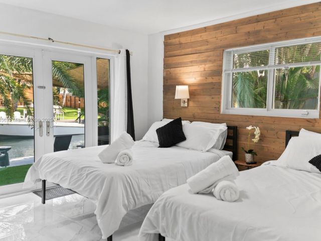 Home for rent at 1631 N 29th Ct - photo 6033601