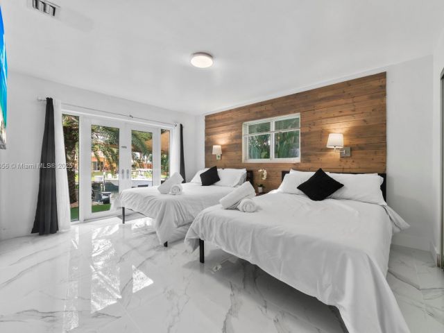 Home for rent at 1631 N 29th Ct - photo 6033603