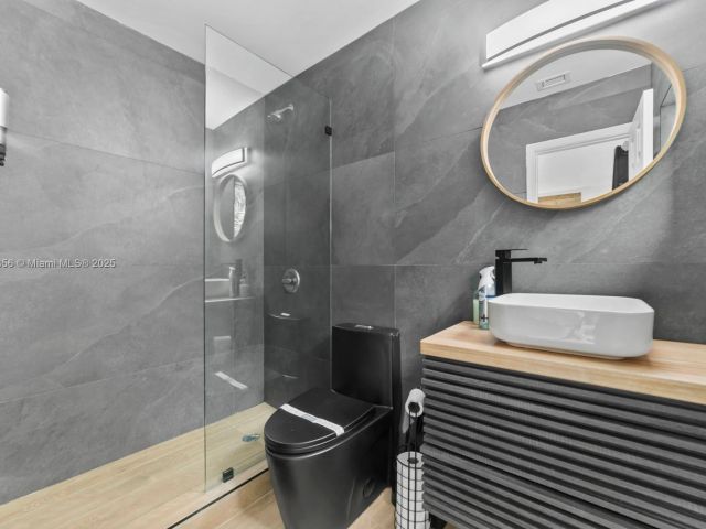 Home for rent at 1631 N 29th Ct - photo 6033604