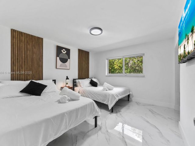 Home for rent at 1631 N 29th Ct - photo 6033605