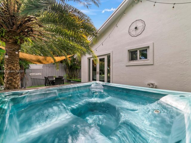 Home for rent at 1631 N 29th Ct - photo 6033614