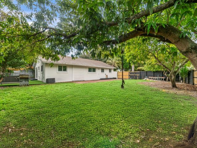 Home for rent at 1631 N 29th Ct - photo 6033617