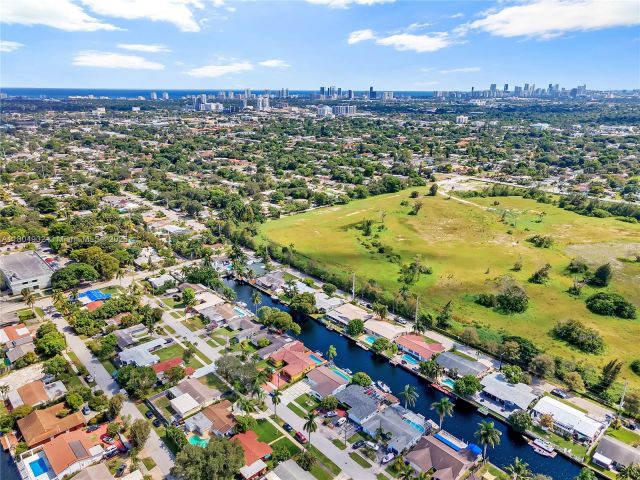 Home for rent at 2828 Cleveland St - photo 6033592