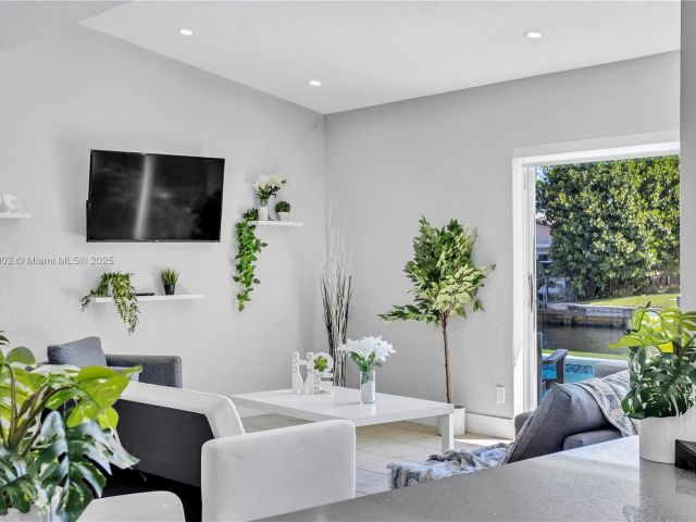 Home for rent at 2828 Cleveland St - photo 6033595