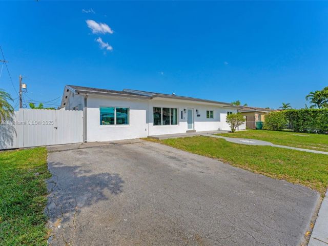 Home for sale at 2023 SW 99th Ave - photo 6055324