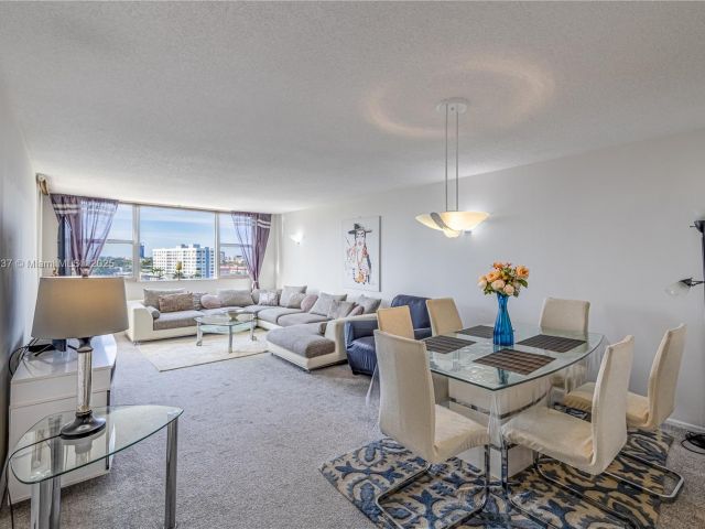 Apartment for sale  Unit #718 - photo 6037036