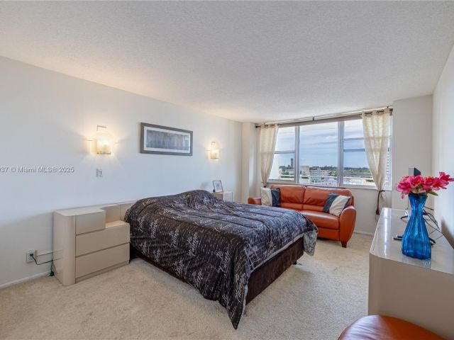 Apartment for sale  Unit #718 - photo 6037044