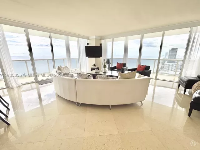 3-bedroom condo for rent in Hallandale Beach - 1830 S Ocean Dr 3702 - MondialRealty