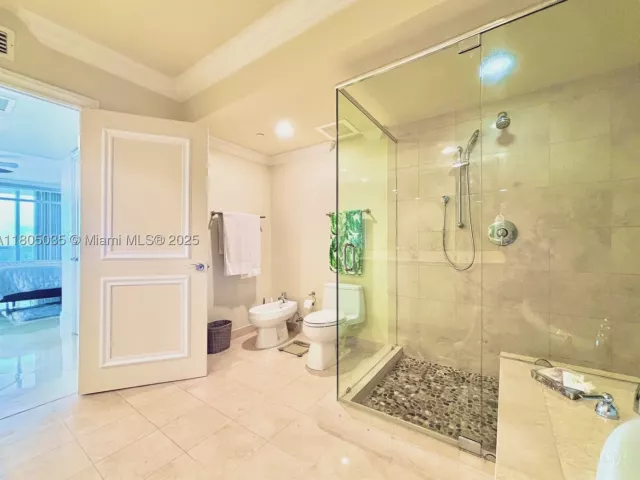 3-bedroom condo for rent in Hallandale Beach - 1830 S Ocean Dr 3702 - MondialRealty