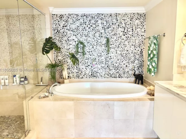 3-bedroom condo for rent in Hallandale Beach - 1830 S Ocean Dr 3702 - MondialRealty