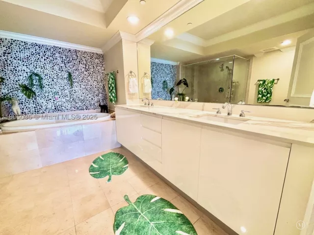 3-bedroom condo for rent in Hallandale Beach - 1830 S Ocean Dr 3702 - MondialRealty