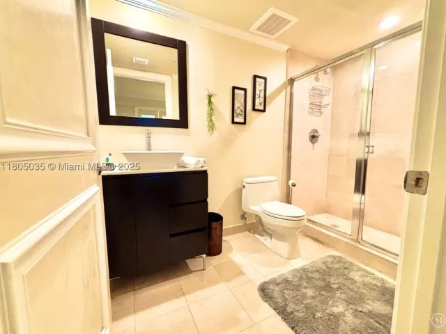 3-bedroom condo for rent in Hallandale Beach - 1830 S Ocean Dr 3702 - MondialRealty