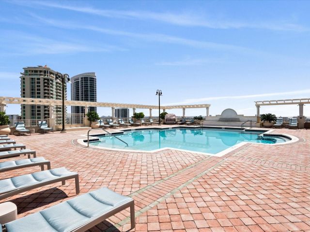 Apartment for sale  Unit #614 - photo 6040274