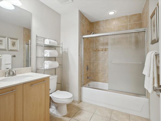 Apartment for sale  Unit #614 - photo 6040280