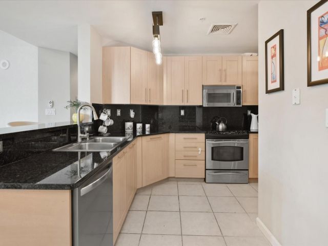 Apartment for sale  Unit #614 - photo 6040284