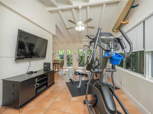 Home for rent at 2855 SW 17th Ave - photo 6040066