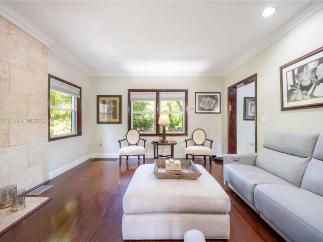 Home for rent at 2855 SW 17th Ave - photo 6040071