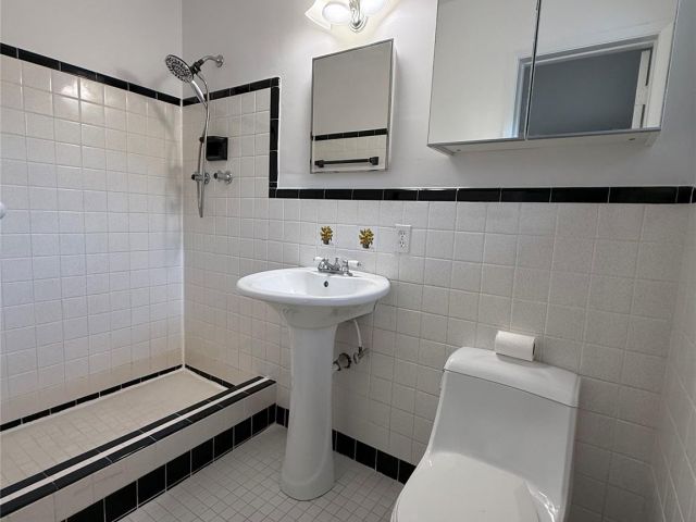 Home for sale at 341 SE 8th St - photo 6043686