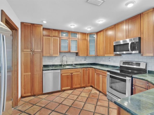 Home for sale at 341 SE 8th St - photo 6043699