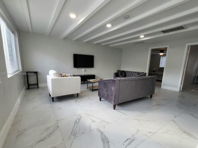 Home for rent at 900 SW 31st - photo 6037850