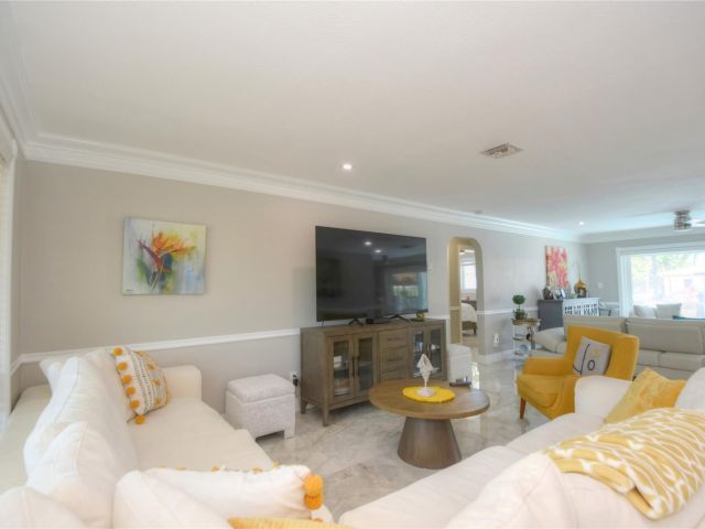 Home for rent at 2228 SE 10th St - photo 6038732