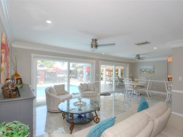 Home for rent at 2228 SE 10th St - photo 6038737