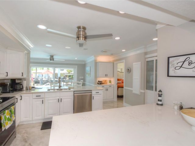 Home for rent at 2228 SE 10th St - photo 6038741