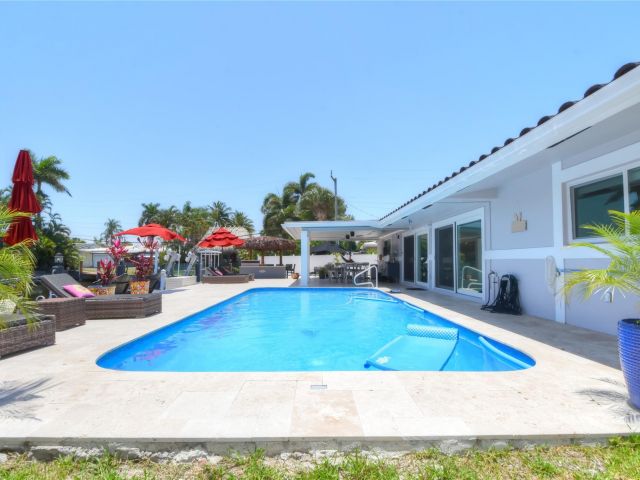 Home for rent at 2228 SE 10th St - photo 6038744