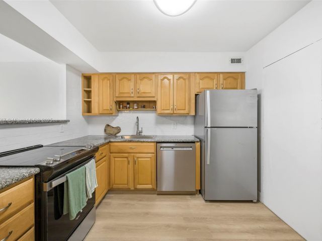 Apartment for rent  Unit #730 - photo 6040551