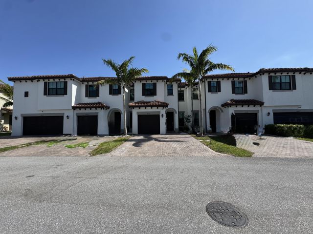 Home for rent at 2037 Oysterwood Lane - photo 6795324