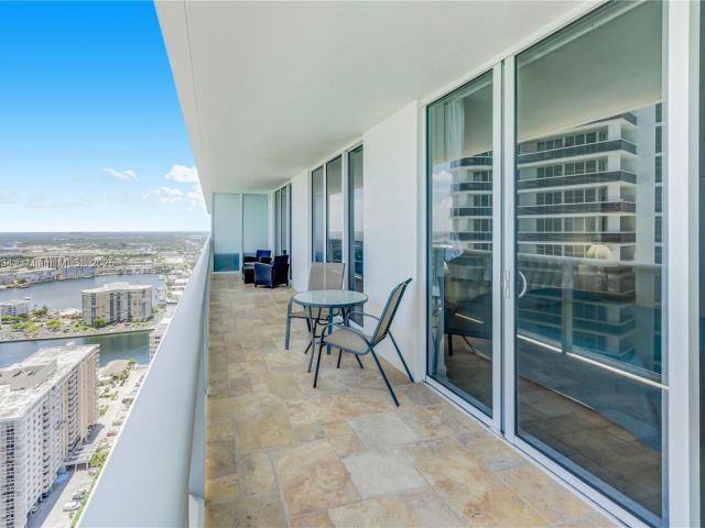 Apartment for rent  Unit #3804 - photo 6040196