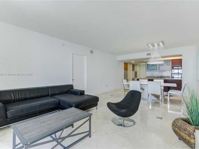 Apartment for rent  Unit #3804 - photo 6040199