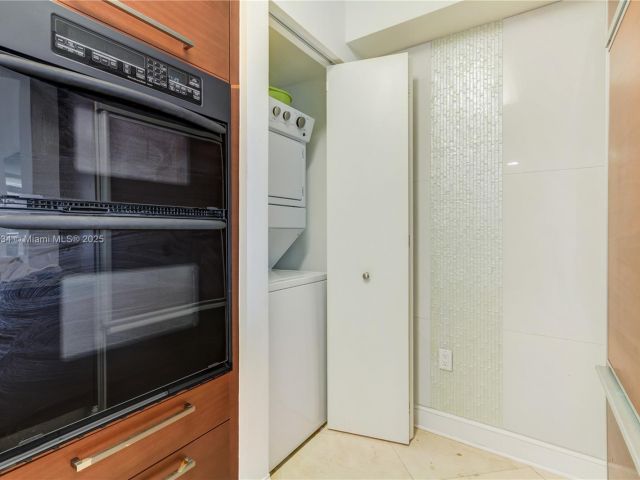 Apartment for rent  Unit #3804 - photo 6040200