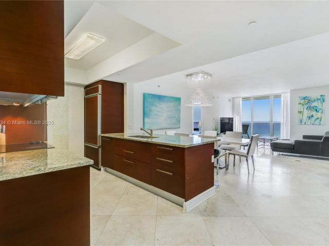 Apartment for rent  Unit #3804 - photo 6040204