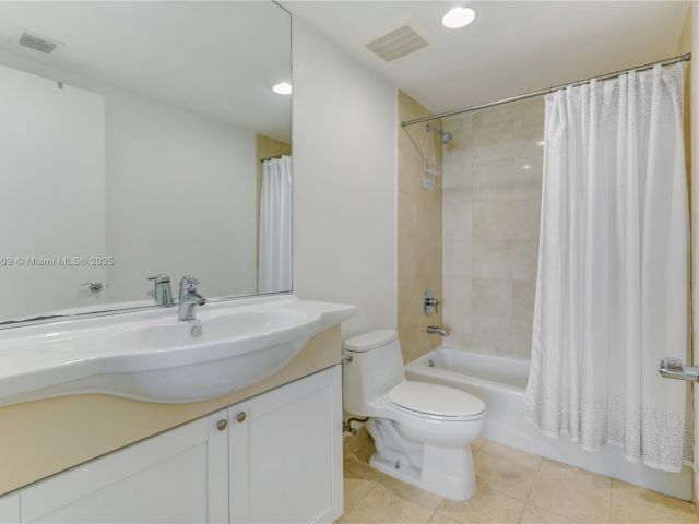 Apartment for sale  Unit #3804 - photo 6040167