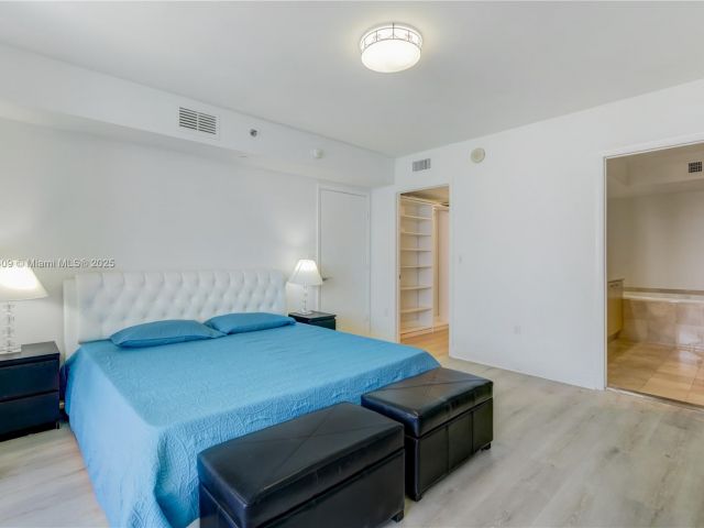 Apartment for sale  Unit #3804 - photo 6040173