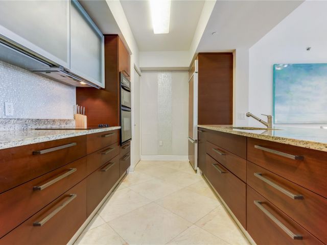 Apartment for sale  Unit #3804 - photo 6040181