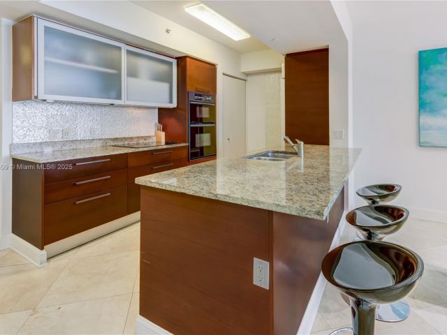 Apartment for sale  Unit #3804 - photo 6040182