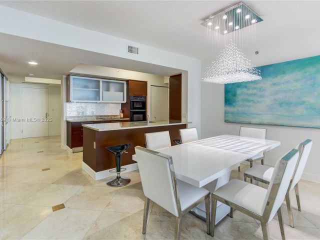 Apartment for sale  Unit #3804 - photo 6040183