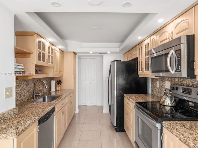 Apartment for sale  Unit #411 - photo 6040502